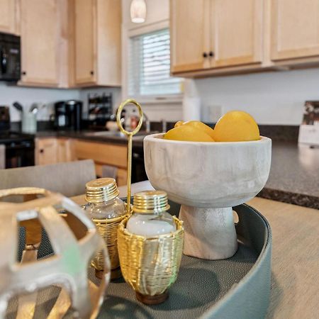 Newly Renovated Tremont Treasure I Cozy + Modern Villa Cleveland Luaran gambar