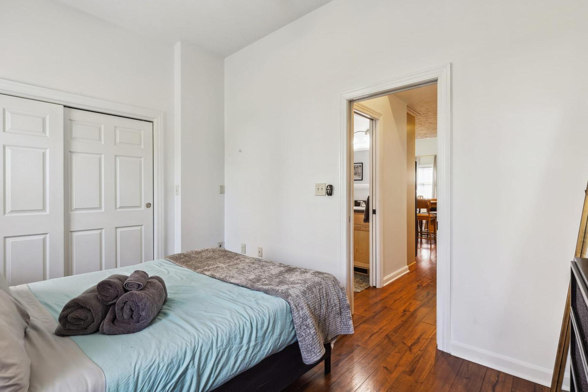 Newly Renovated Tremont Treasure I Cozy + Modern Villa Cleveland Luaran gambar