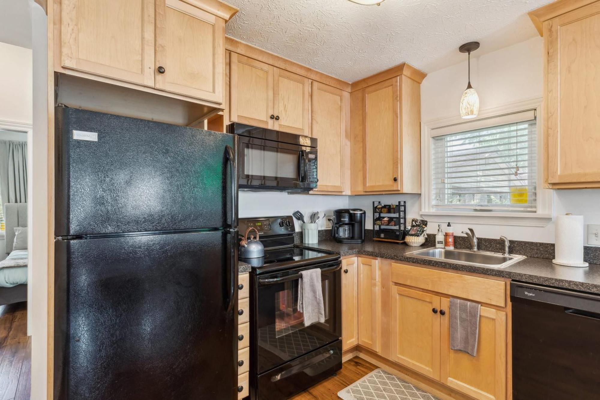 Newly Renovated Tremont Treasure I Cozy + Modern Villa Cleveland Luaran gambar