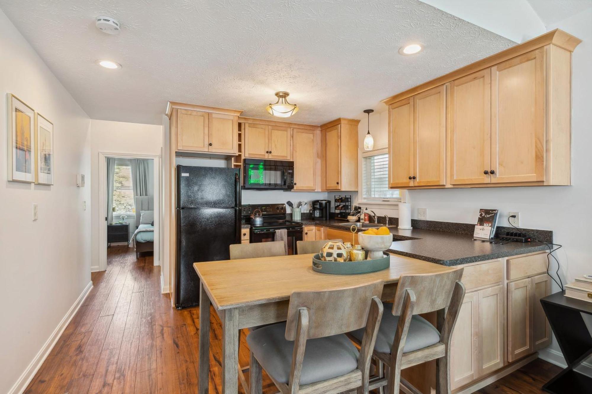 Newly Renovated Tremont Treasure I Cozy + Modern Villa Cleveland Luaran gambar